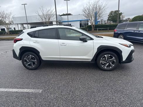 Used 2025 Subaru Crosstrek 2.0i Premium image 4