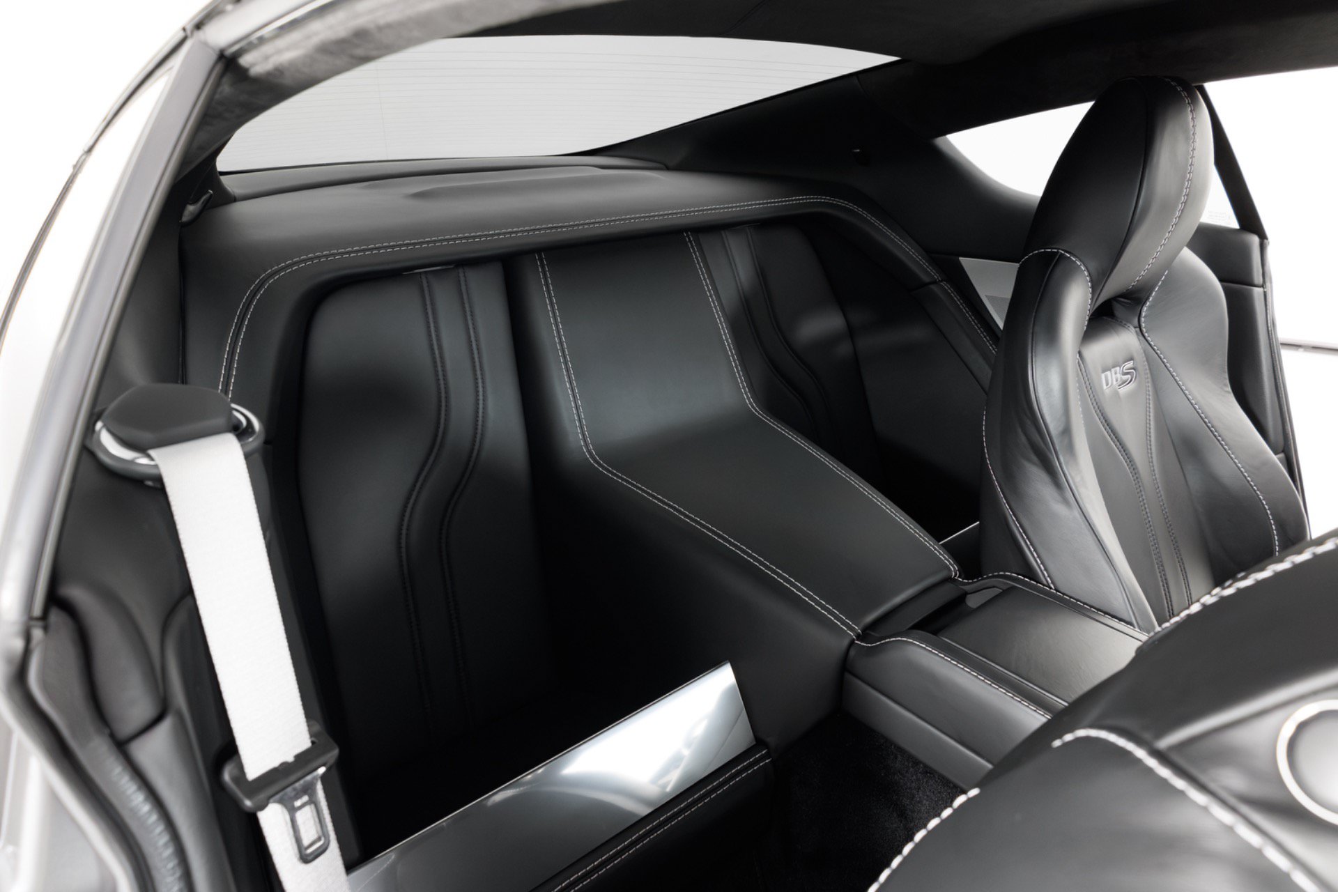 Used 2010 Aston Martin DBS Coupe RWD image 42