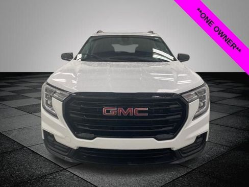 Used 2022 GMC Terrain SLT w/ Elevation Edition image 2