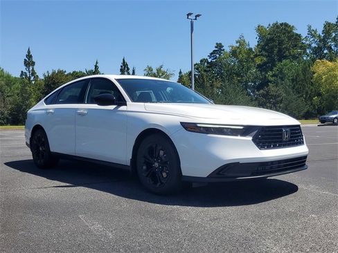 New 2025 Honda Accord SE image 3