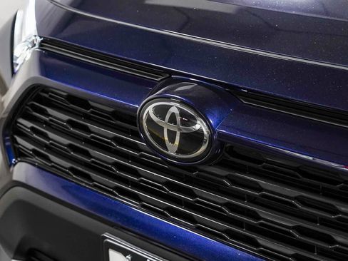 Certified 2025 Toyota RAV4 XLE FWD image 9