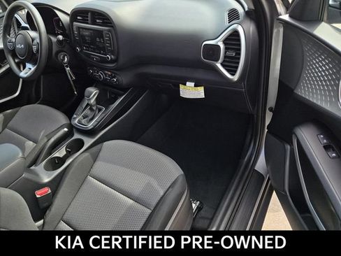 Certified 2025 Kia Soul LX w/ LX Technology Package FWD image 7