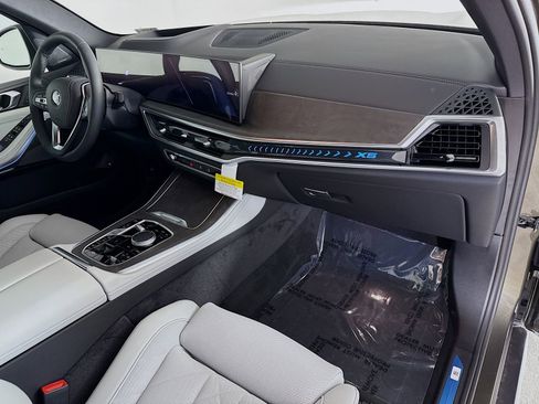 New 2026 BMW X5 xDrive50e w/ Premium Package image 31