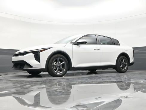 Used 2025 Kia K4 FWD image 20