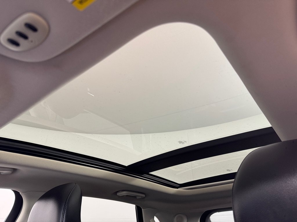 Used 2018 Ford Edge Titanium w/ Equipment Group 302A FWD image 13