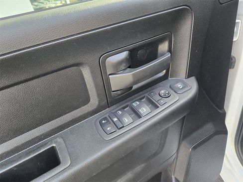 Used 2024 RAM 2500 Tradesman w/ Chrome Appearance Group image 11