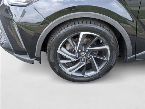 Used 2022 Toyota C-HR Limited image 23