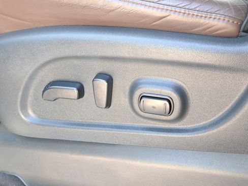 Used 2017 Nissan Titan Platinum Reserve image 23