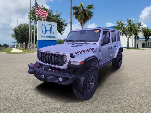 Used 2024 Jeep Wrangler Unlimited Rubicon AWD/4WD image 5