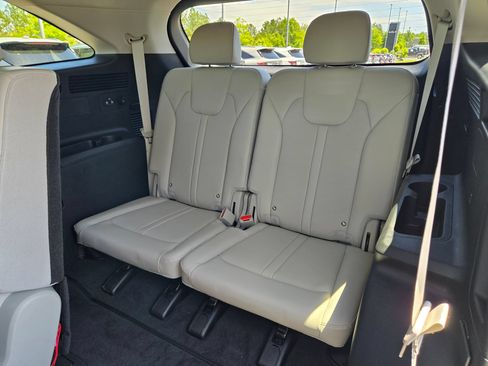 Used 2025 Kia Sorento S w/ Panoramic Sunroof Package FWD image 33