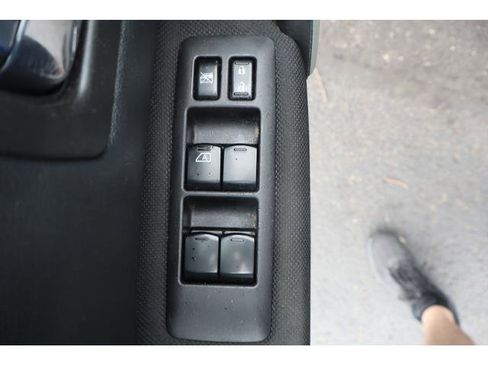 Used 2015 Nissan Rogue S w/ Convenience Package FWD image 11