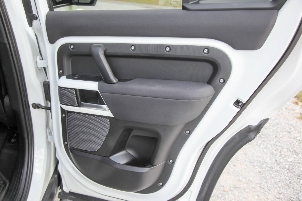 Used 2020 Land Rover Defender 110 SE AWD/4WD image 70