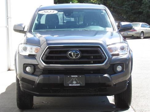 Certified 2023 Toyota Tacoma SR5 AWD/4WD image 3