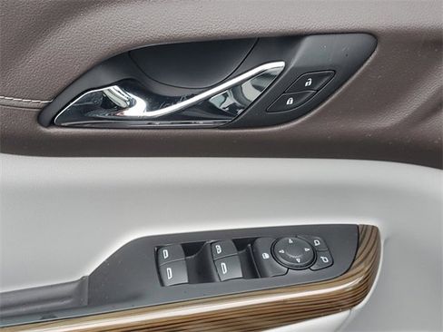 Certified 2023 GMC Acadia SLE w/ Driver Convenience Package image 18