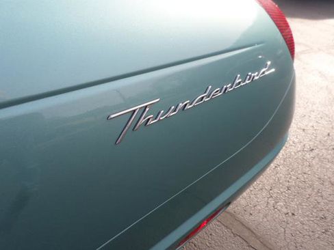 Used 2002 Ford Thunderbird image 23
