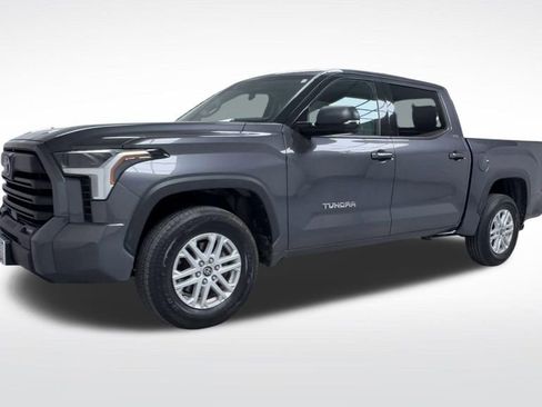 Used 2023 Toyota Tundra SR5 w/ SR5 Premium Package AWD/4WD image 4