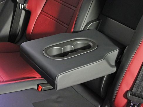 Certified 2026 Porsche Cayenne E-Hybrid Coupe image 35