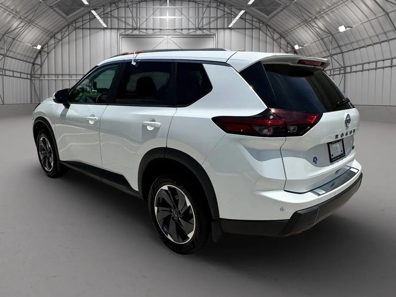 Used 2024 Nissan Rogue SV w/ SV Premium Package FWD image 4