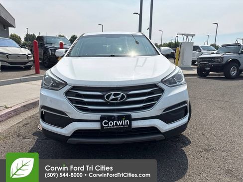 Used 2018 Hyundai Santa Fe Sport AWD/4WD image 2