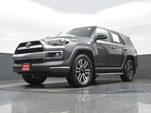 Used 2018 Toyota 4Runner Limited AWD/4WD image 30