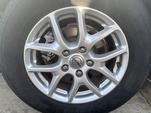 Used 2024 Chrysler Pacifica Touring-L image 15