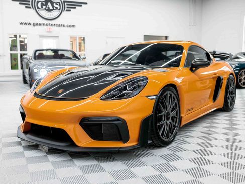Used 2025 Porsche 718 Cayman GT4 RS image 3