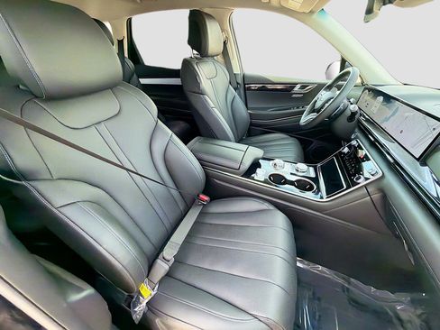 Used 2025 Genesis GV80 2.5T image 15