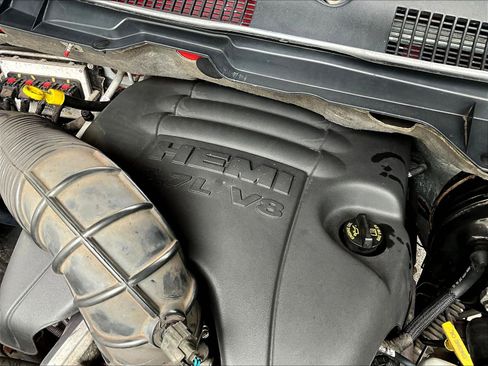Used 2011 RAM 1500 R/T w/ Remote Start & Security Group RWD image 25