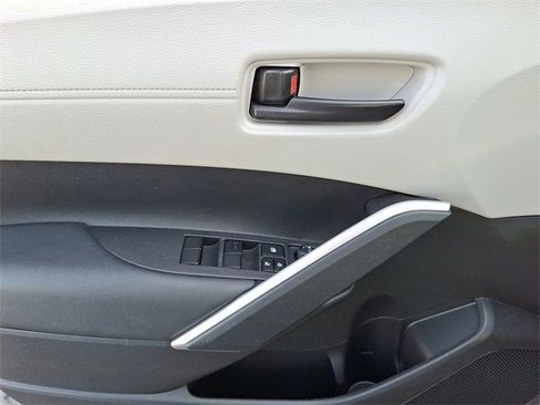 Certified 2023 Toyota Corolla Cross L image 12