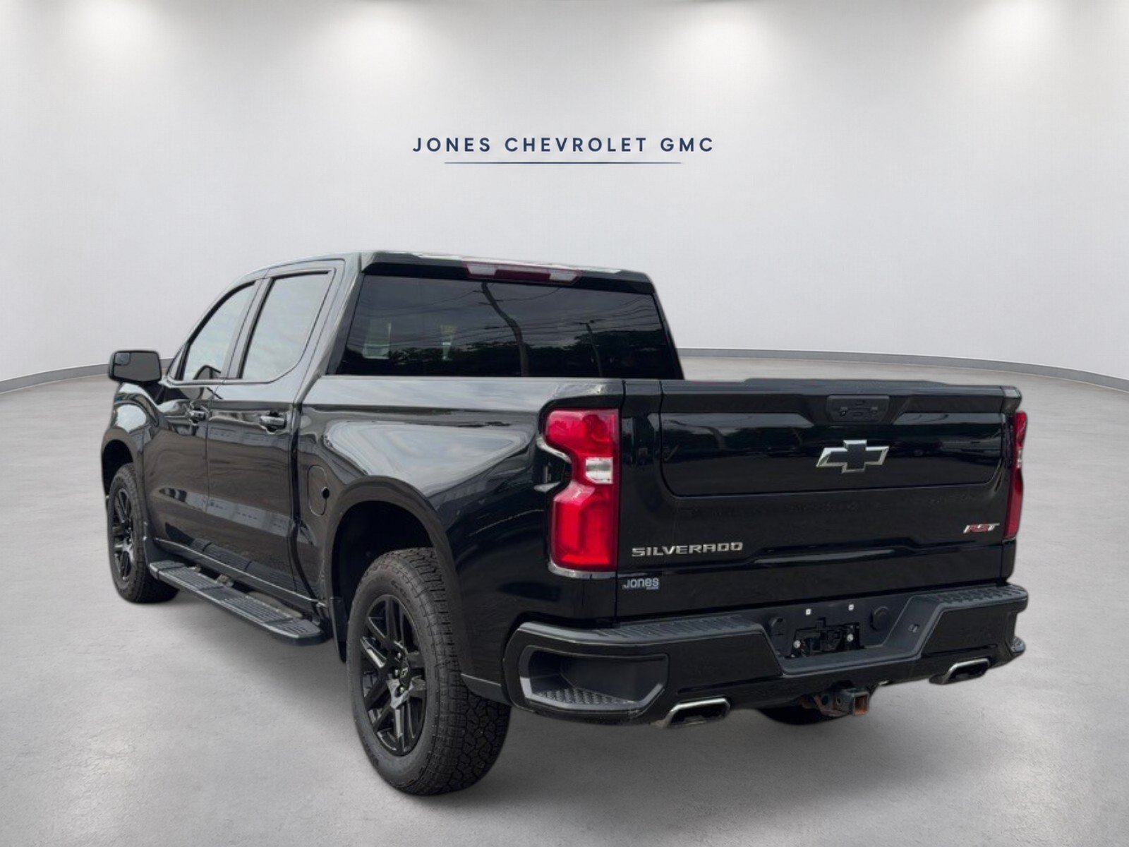 Used 2024 Chevrolet Silverado 1500 RST w/ Z71 Off-Road Package AWD/4WD image 6