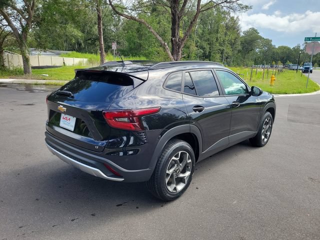 Used 2025 Chevrolet Trax LT w/ Driver Confidence Package FWD image 2