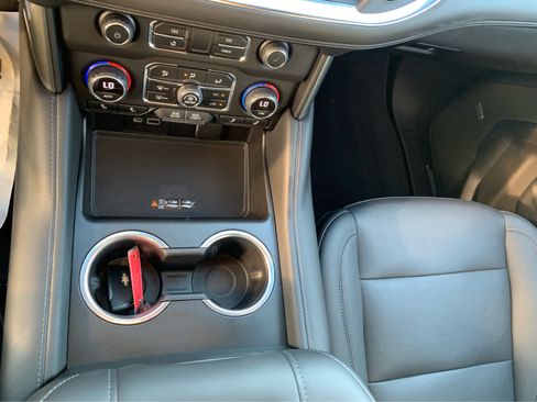 Used 2022 Chevrolet Tahoe LT w/ Luxury Package image 21