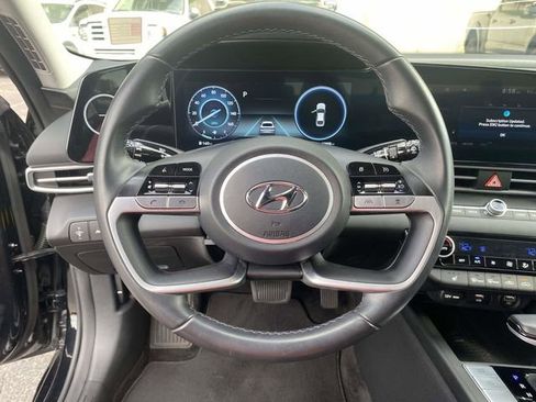 Used 2023 Hyundai Elantra SEL w/ Convenience Package FWD image 19
