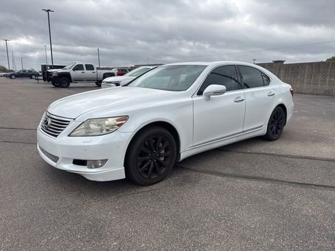 Used 2010 Lexus LS 460 AWD image 3