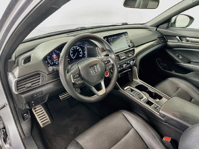 Used 2018 Honda Accord Sport image 3