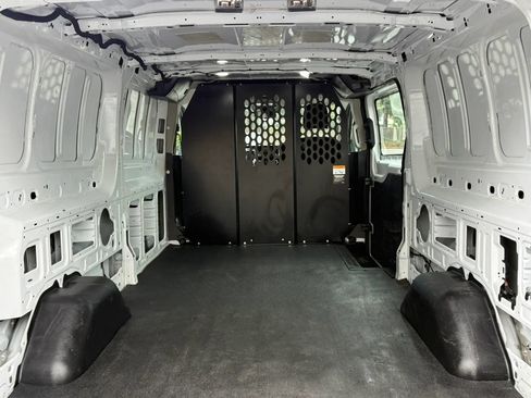 Used 2022 Ford Transit 250 Low Roof RWD image 3