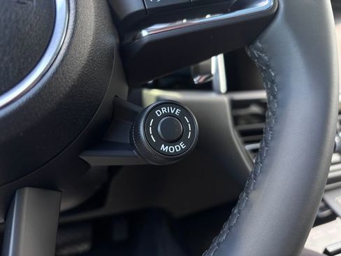 New 2026 Porsche Macan image 17