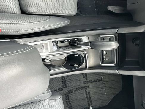 Used 2023 Subaru Ascent Limited AWD/4WD image 18