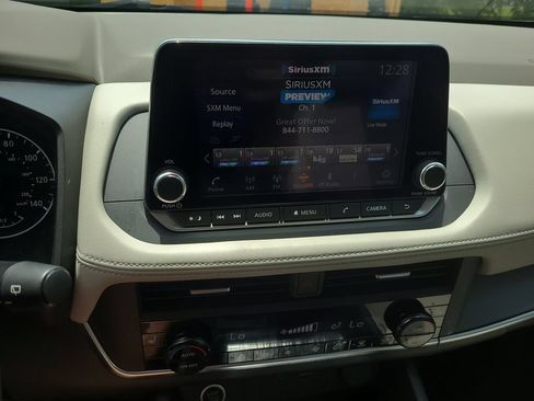 Certified 2023 Nissan Rogue SV w/ SV Premium B Package FWD image 24
