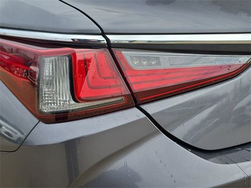 Used 2019 Lexus ES 350 Luxury w/ Premium Package image 37