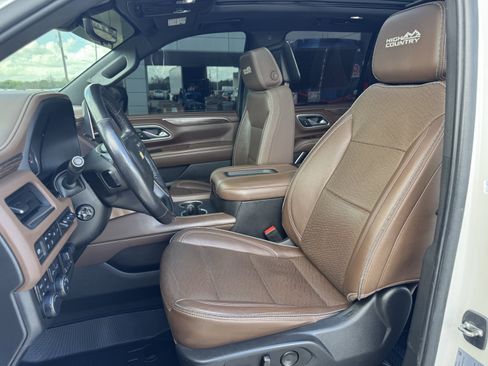 Used 2021 Chevrolet Tahoe High Country w/ Premium Package image 27