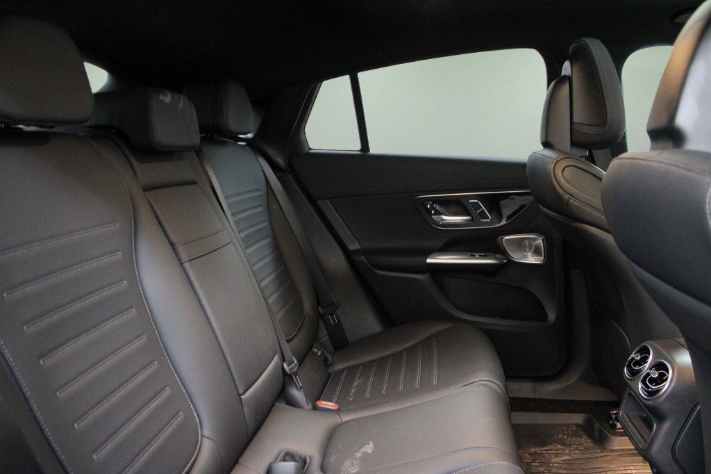 Used 2026 Mercedes-Benz GLC 300 4MATIC image 27