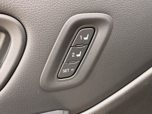 Certified 2025 Honda Pilot EX-L image 12