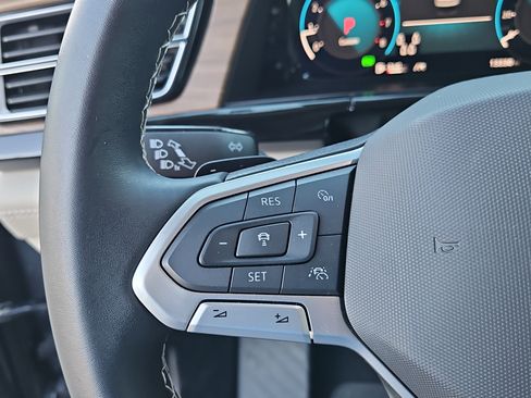 Certified 2025 Volkswagen Atlas SE image 21