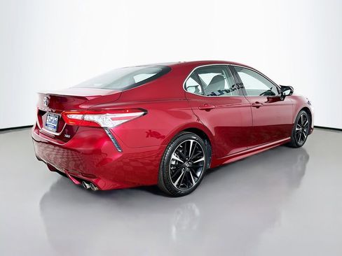 Used 2018 Toyota Camry XSE image 8