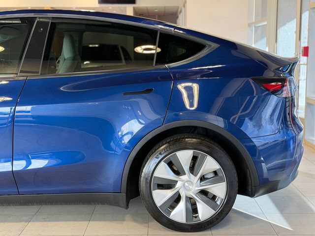 Used 2023 Tesla Model Y Long Range AWD/4WD image 9