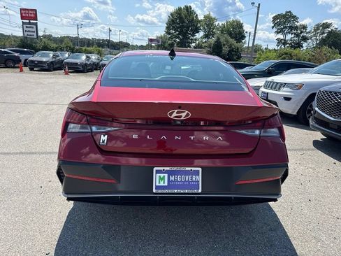 Used 2025 Hyundai Elantra SEL FWD image 6