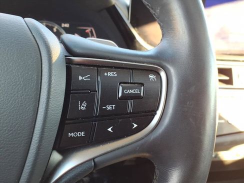 Used 2023 Lexus ES 350 w/ Premium Package image 16