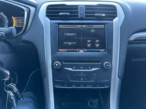 Used 2013 Ford Fusion SE FWD image 12
