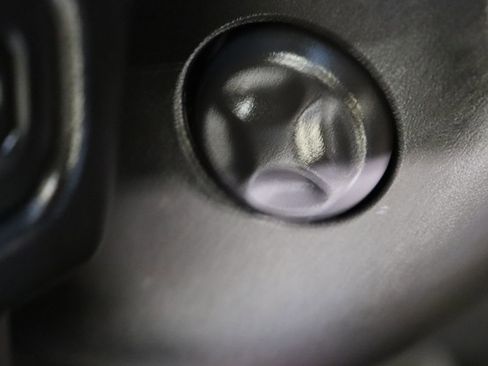 Used 2021 GMC Yukon SLT w/ SLT Premium Package image 39